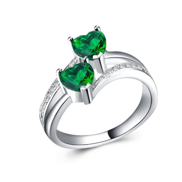 Romantic 925 Silver Heart Shape Emerald Ring New - Picture 4 of 6